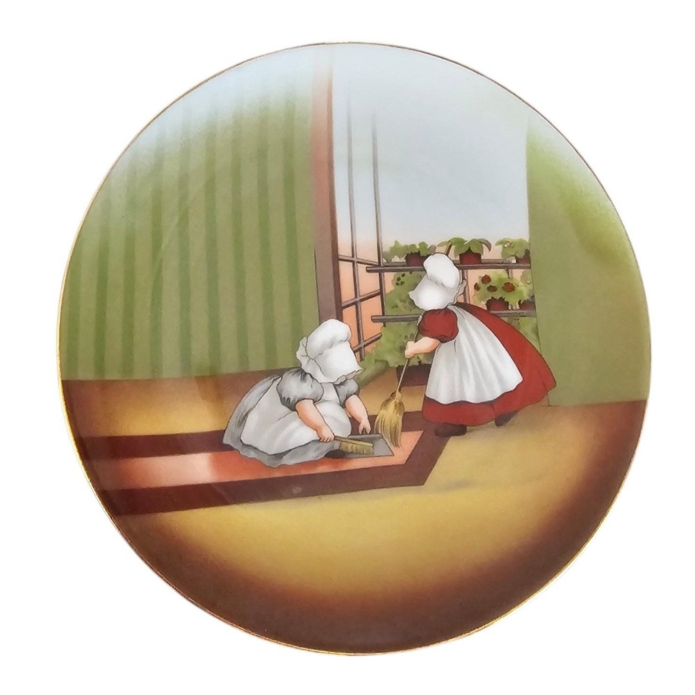 Vintage The Sun Bonnet Babies Royal Bayreuth Germany 1974 Plate FRIDAY SWEEPING